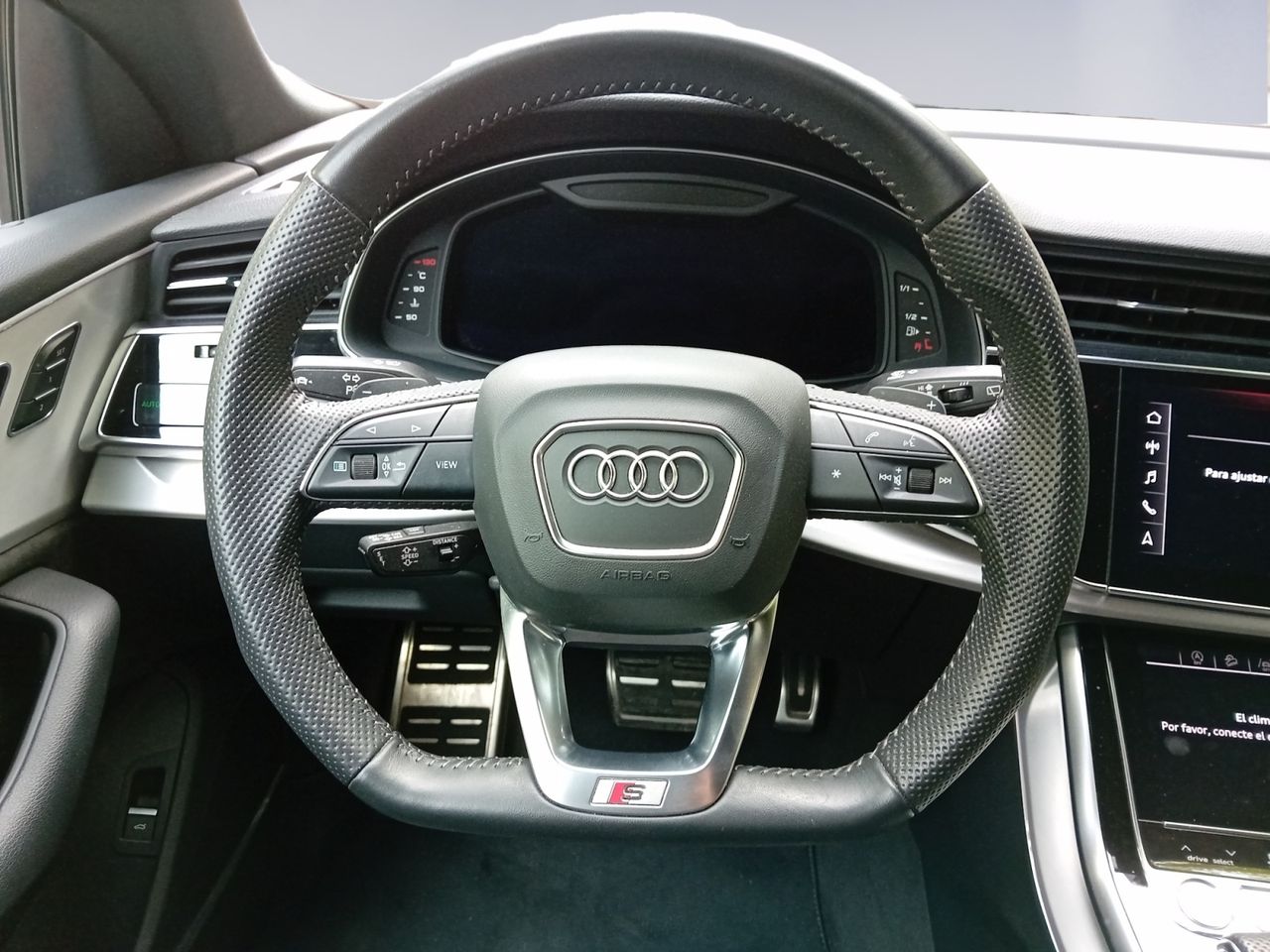 Foto Audi Q8 10