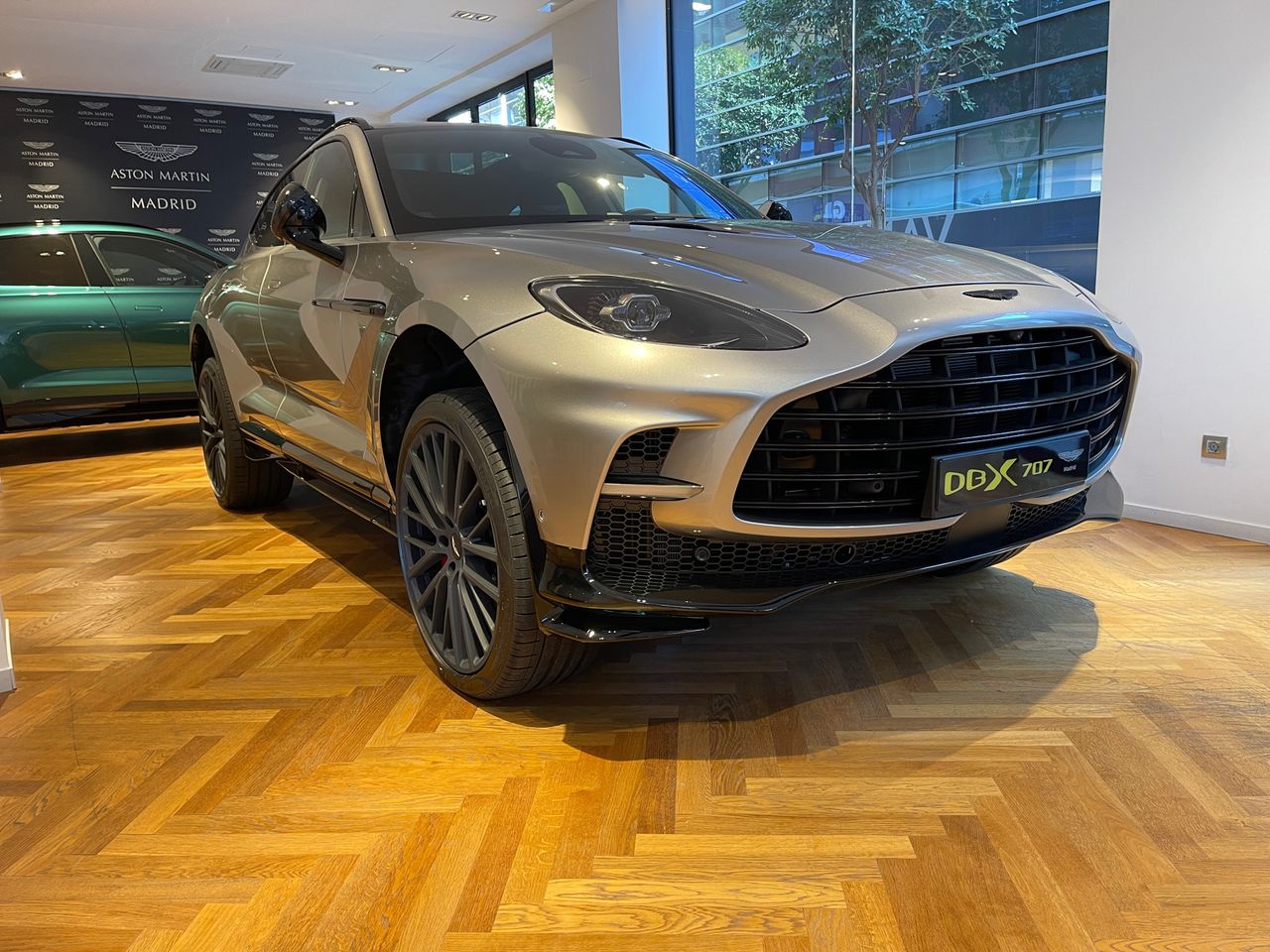 Foto Aston martin DBX 1