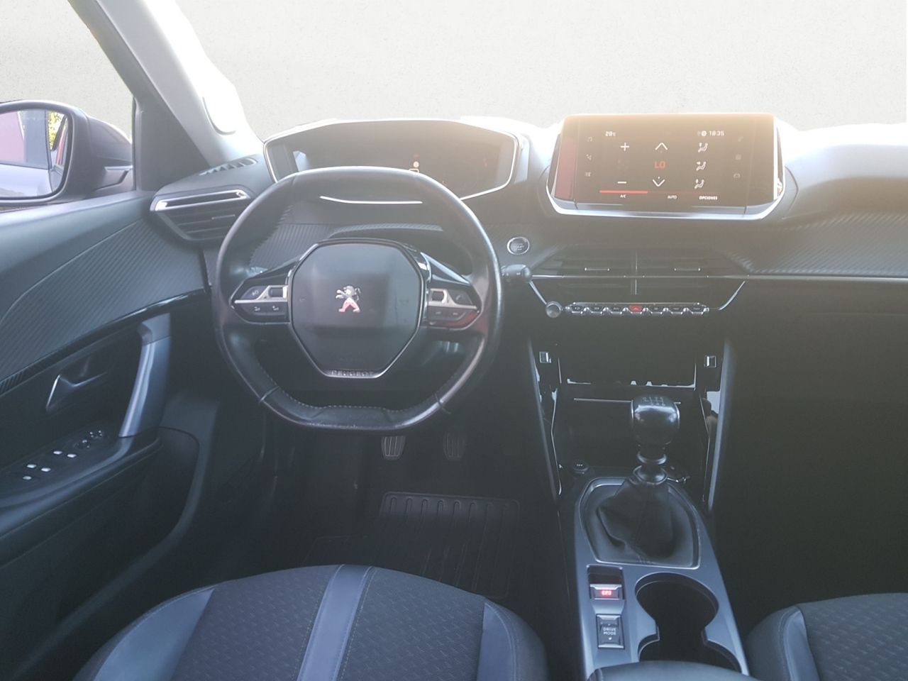 Foto Peugeot 2008 13