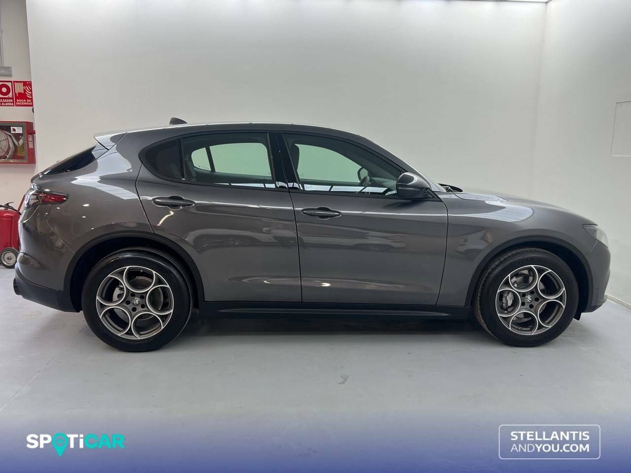 Foto Alfa Romeo Stelvio 4