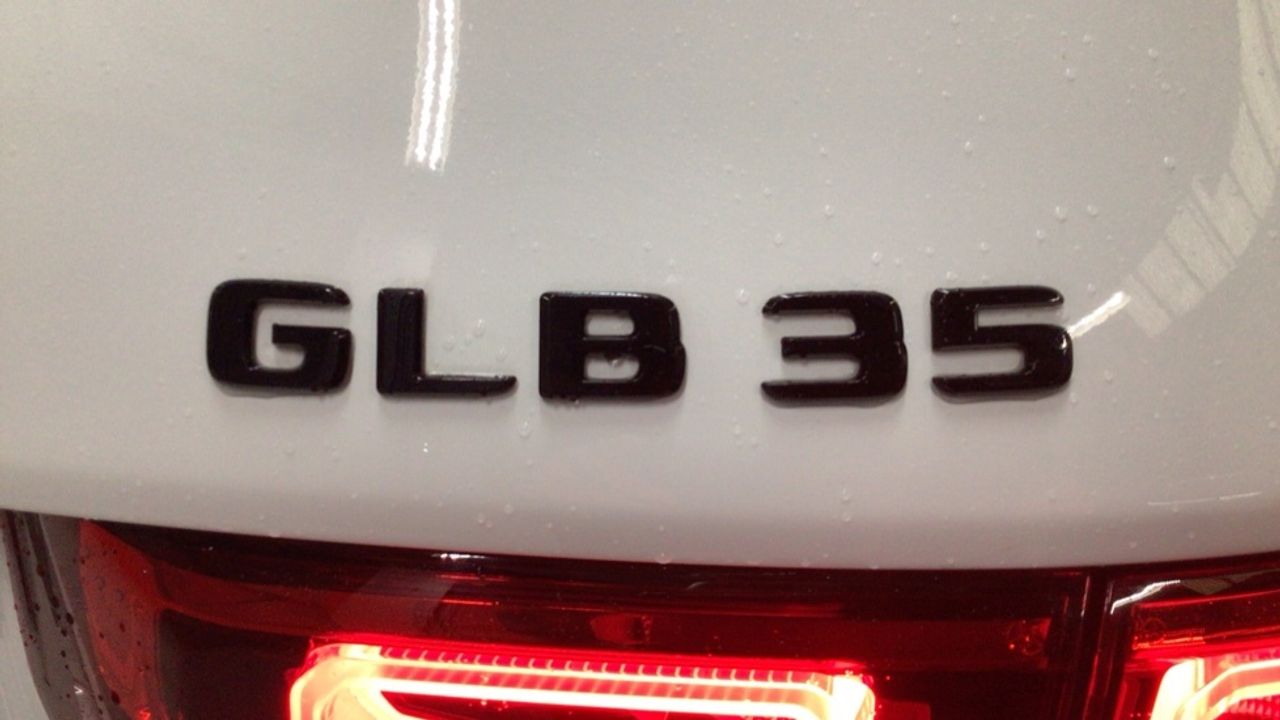 Foto Mercedes-Benz Clase GLB 12