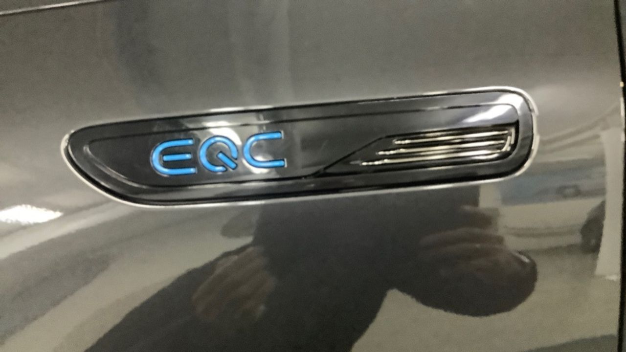 Foto Mercedes-Benz EQC 17