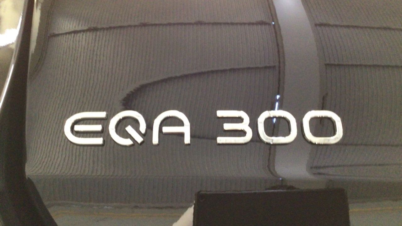 Foto Mercedes-Benz EQA 12