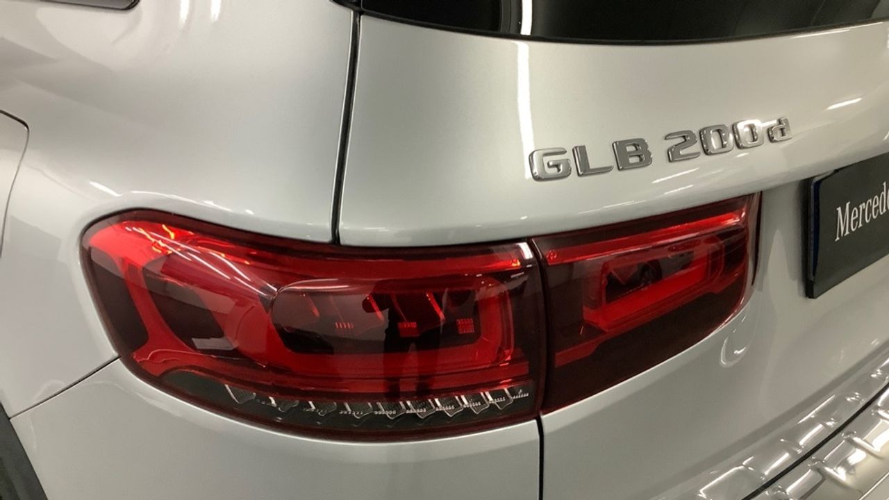 Foto Mercedes-Benz Clase GLB 16