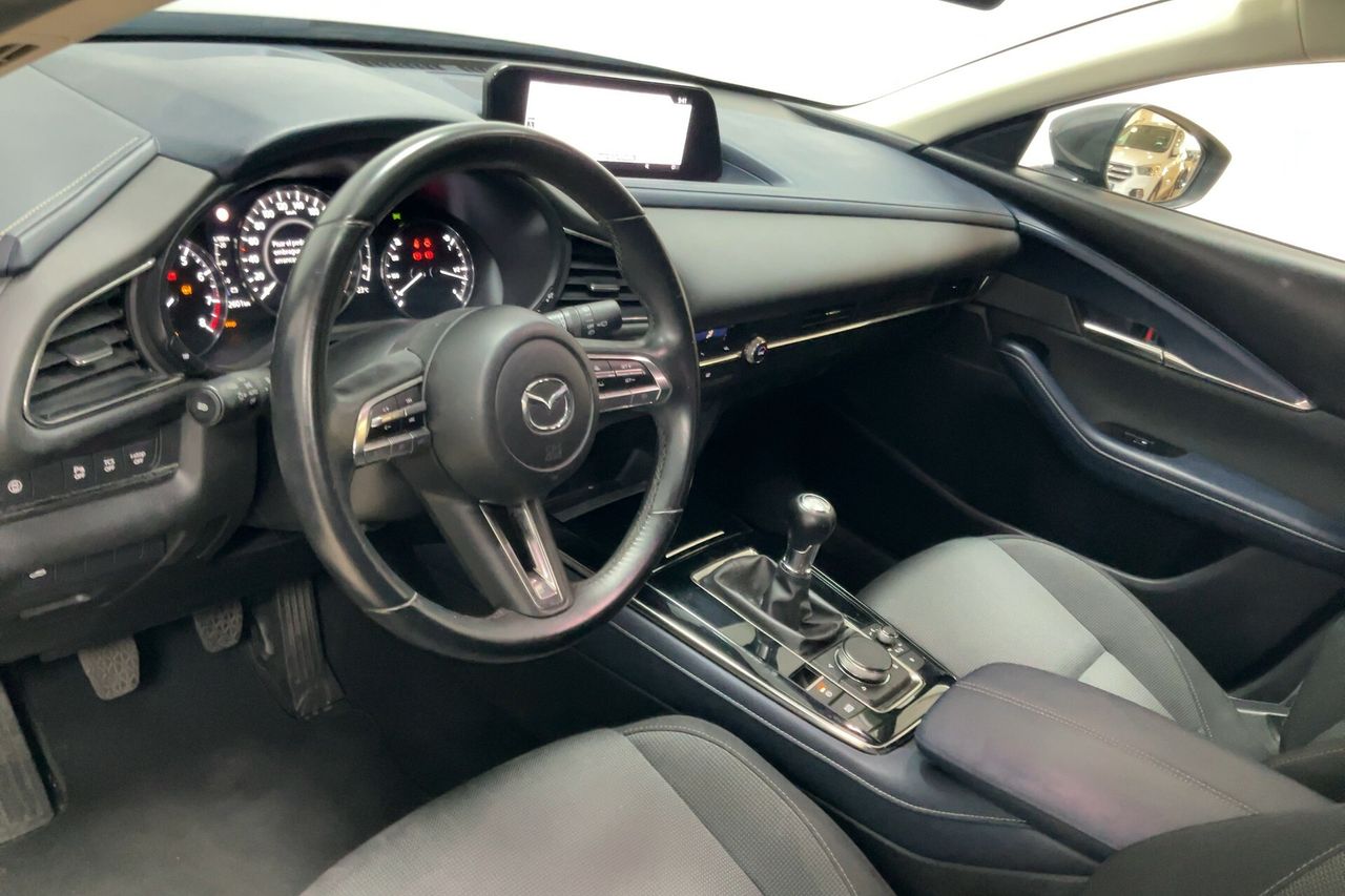 Foto Mazda CX-30 11