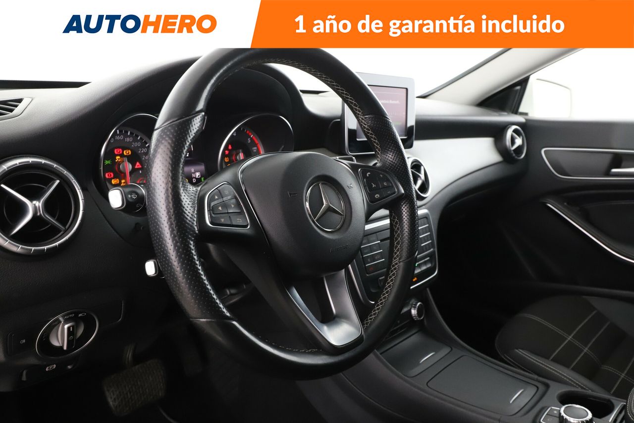 Foto Mercedes-Benz Clase CLA 11