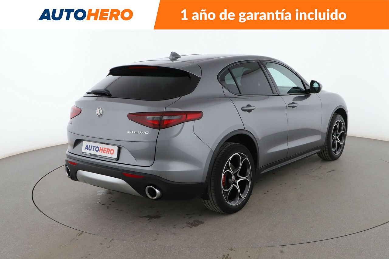 Foto Alfa Romeo Stelvio 5