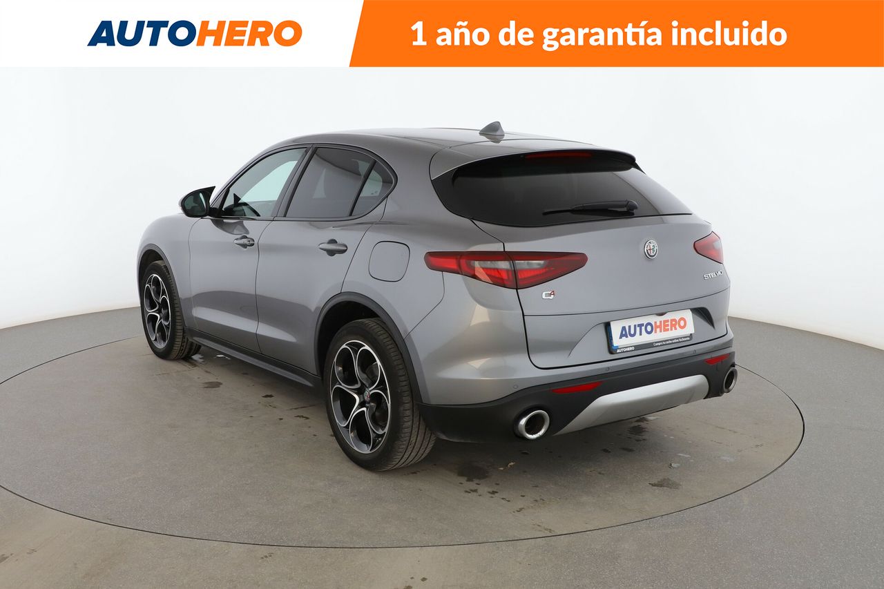 Foto Alfa Romeo Stelvio 4