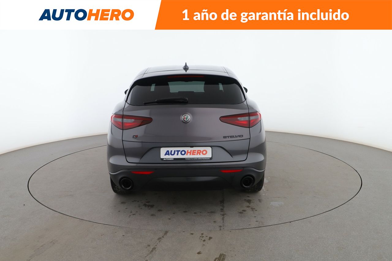 Foto Alfa Romeo Stelvio 5