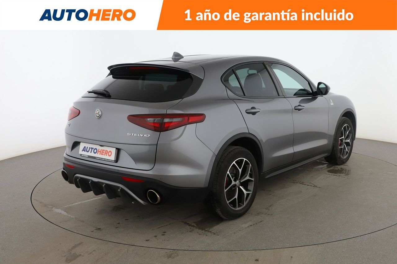 Foto Alfa Romeo Stelvio 6