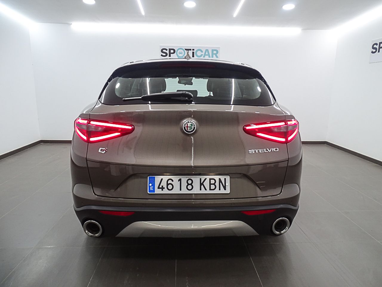 Foto Alfa Romeo Stelvio 2