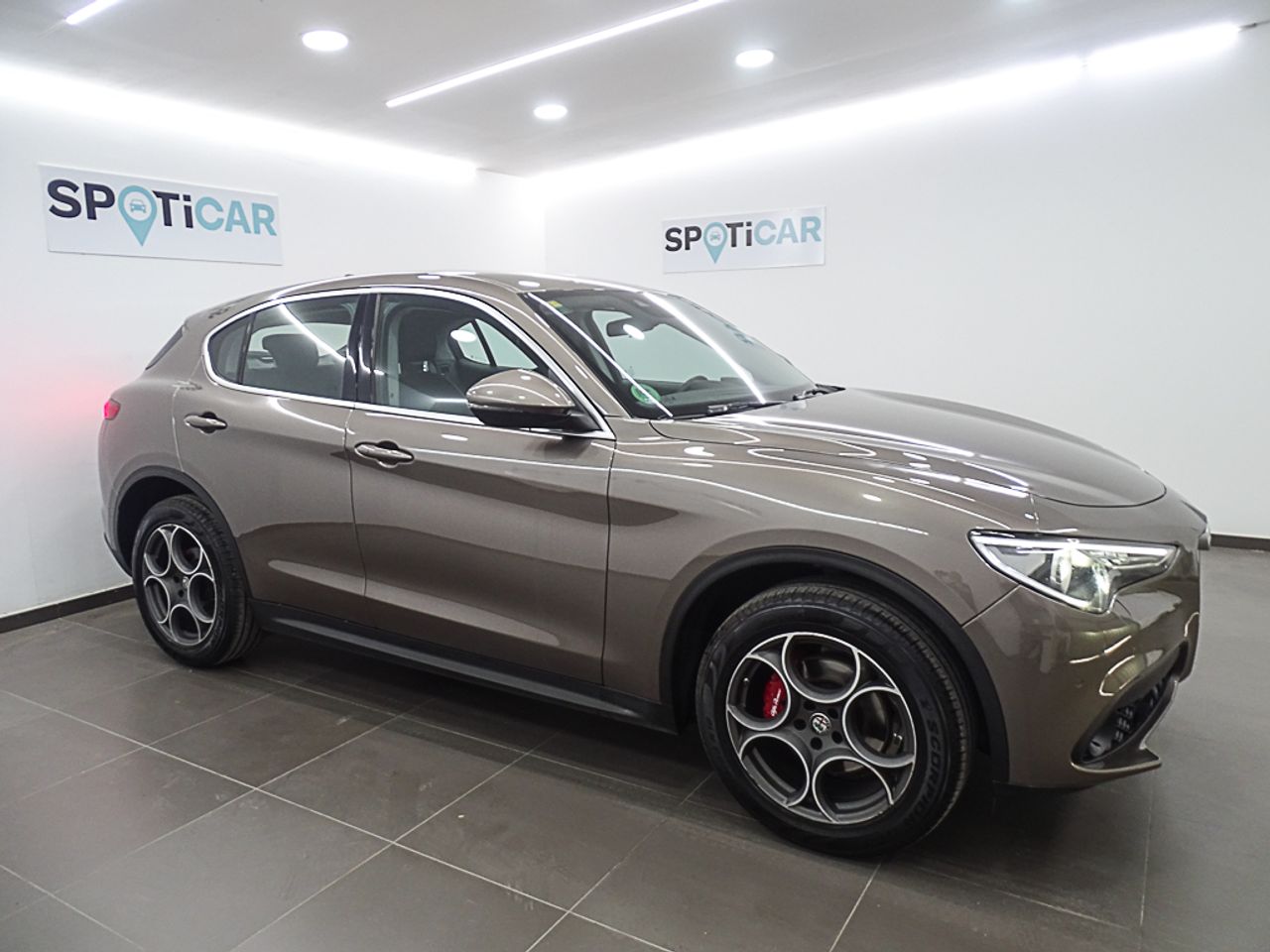 Foto Alfa Romeo Stelvio 14