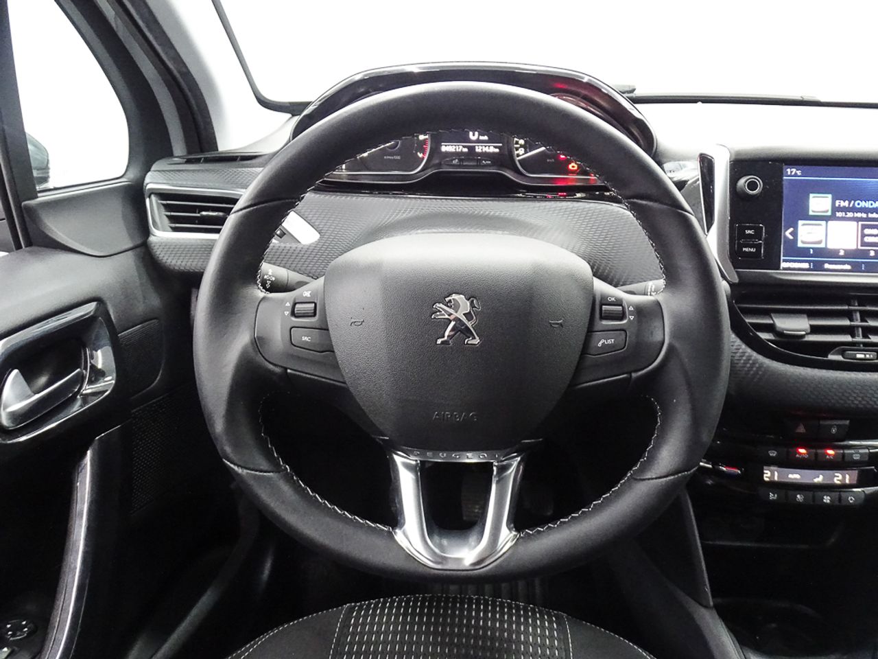 Foto Peugeot 208 14