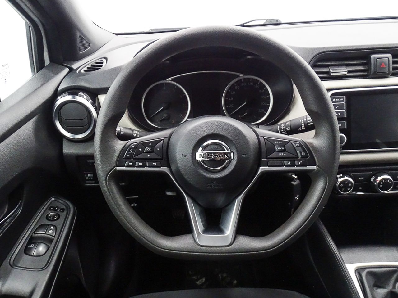 Foto Nissan Micra 15