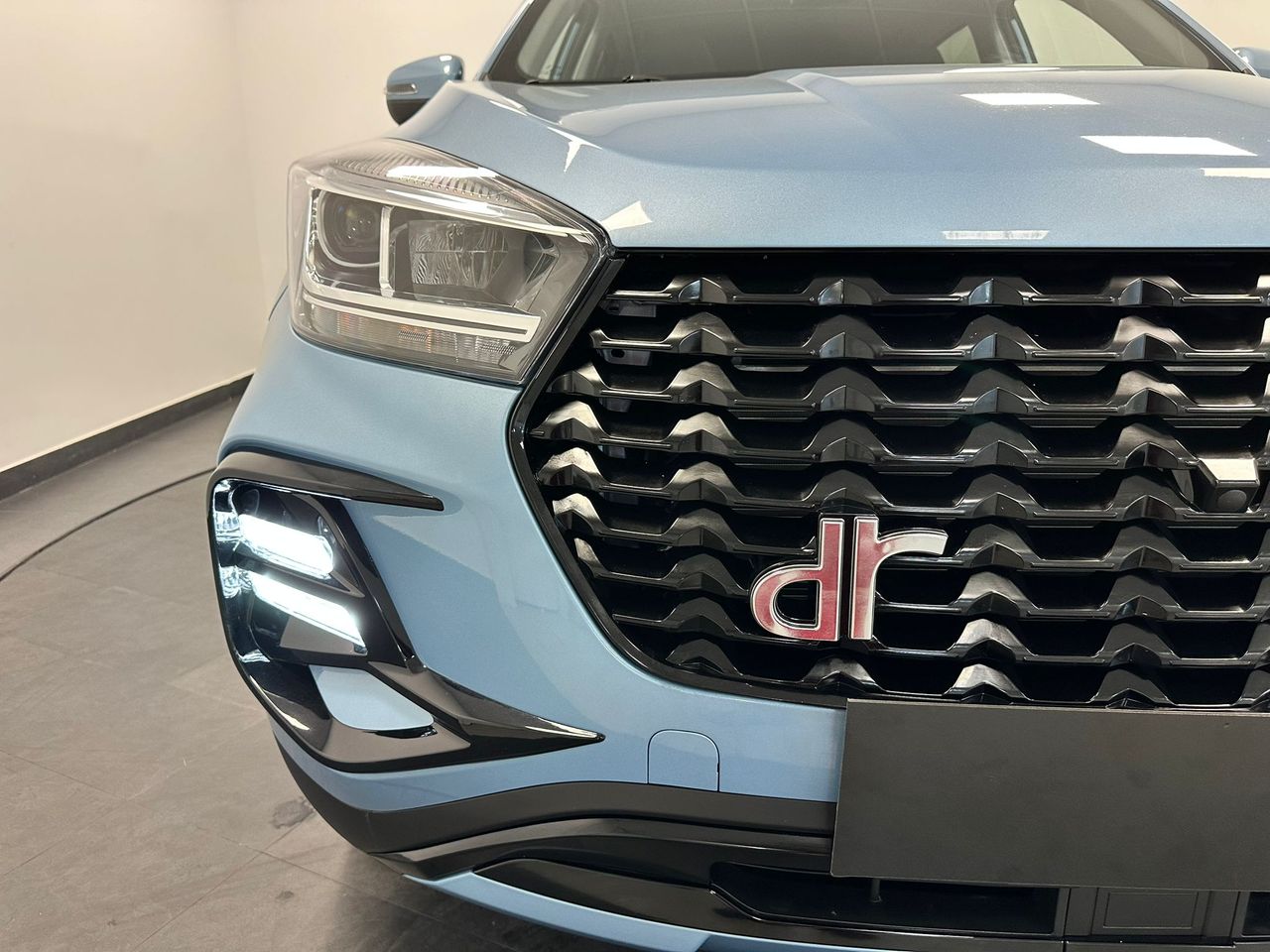 Foto DR Automobiles DR5 14