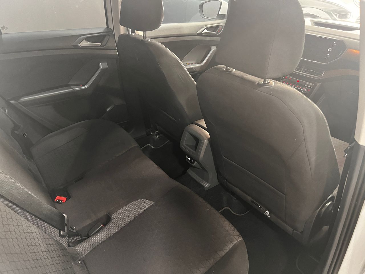 Foto Volkswagen T-Cross 14