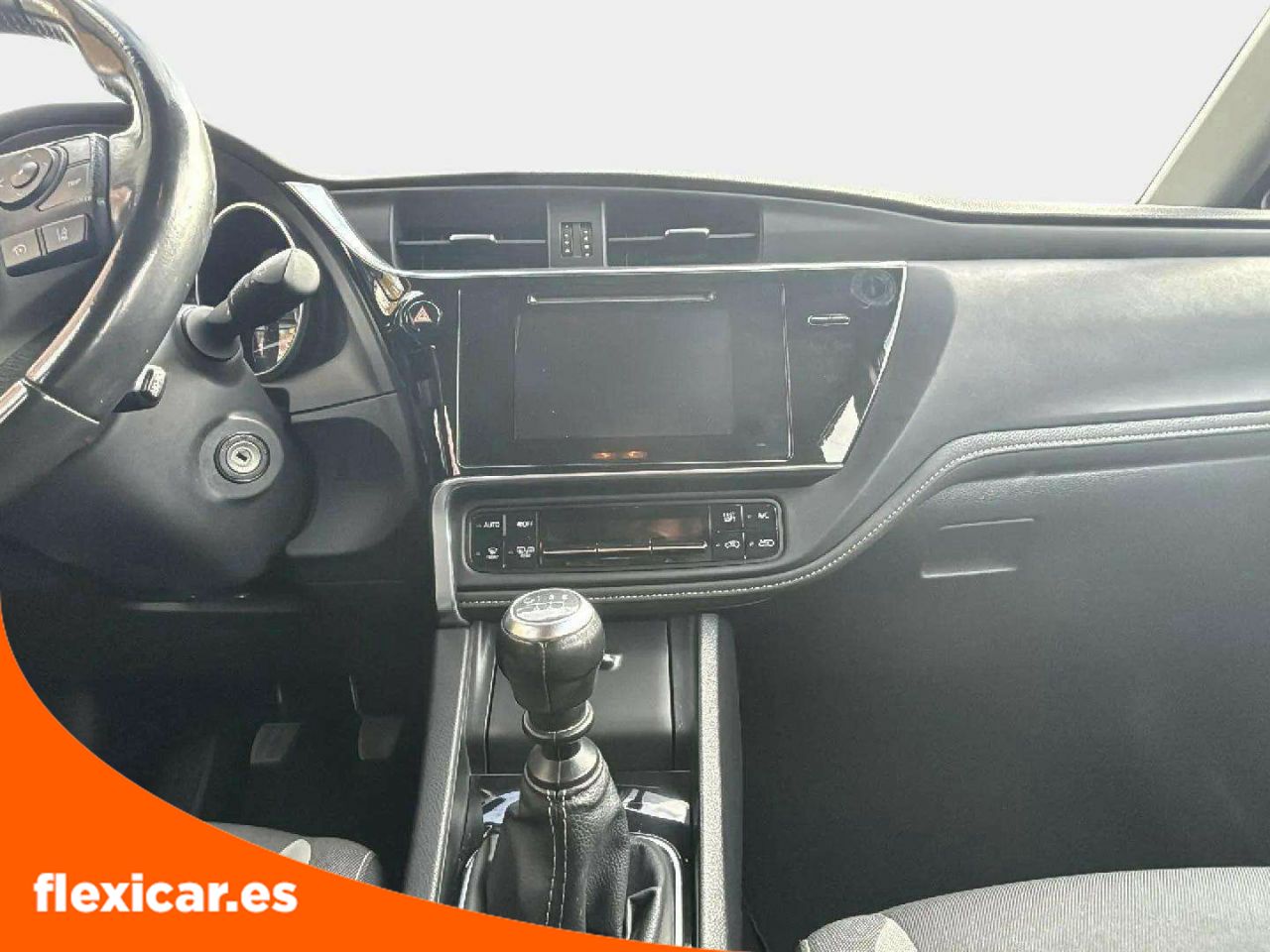 Foto Toyota Auris 12