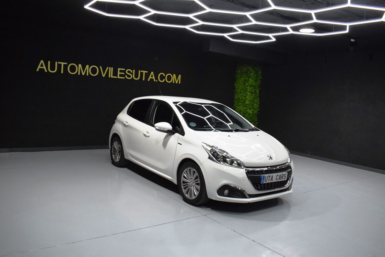 Foto Peugeot 208 1