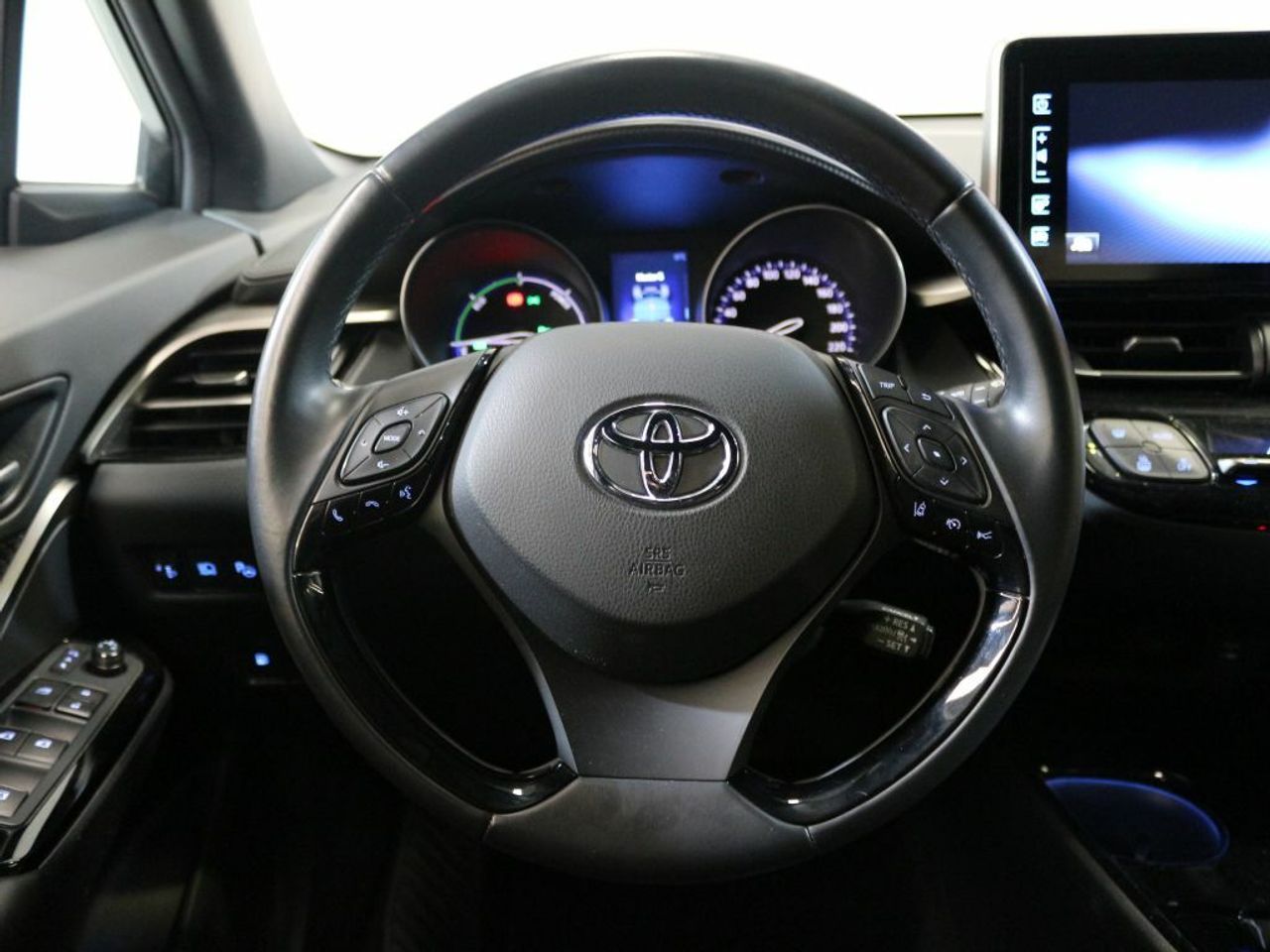 Foto Toyota C-HR 13