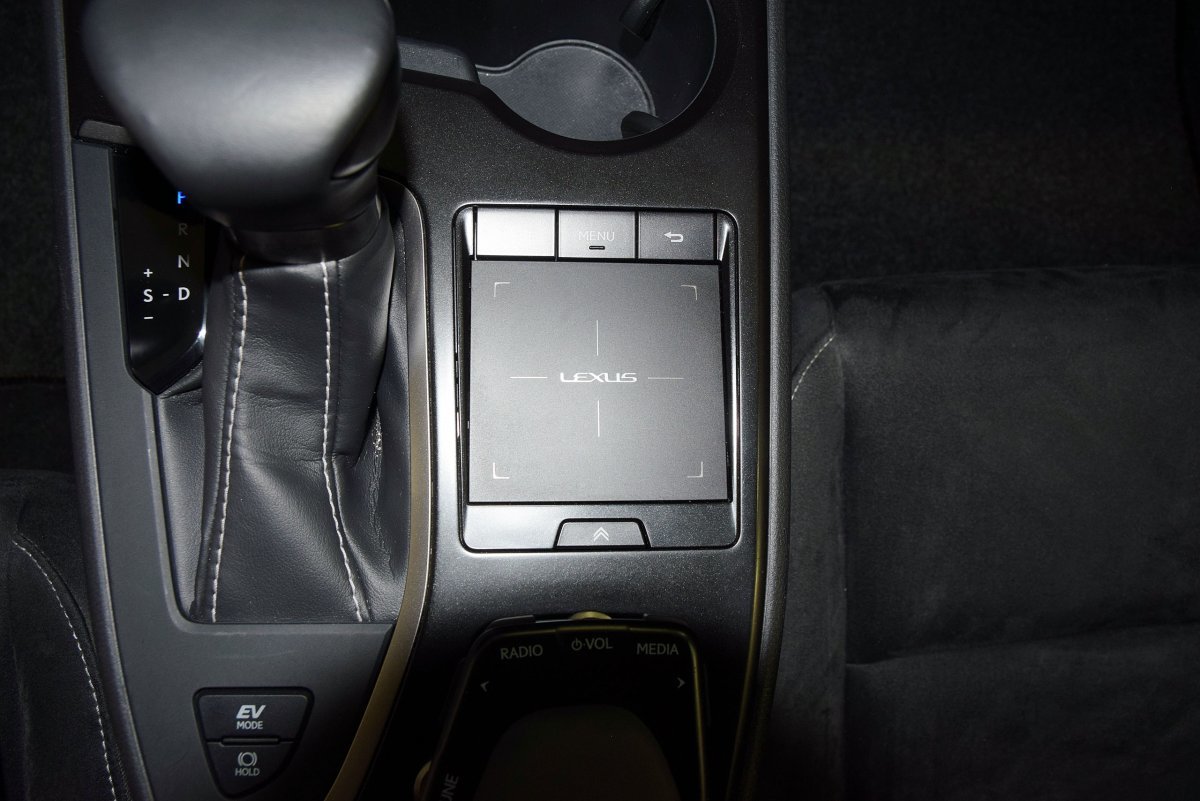 Foto Lexus UX 17