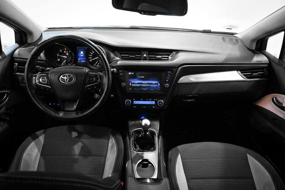 Foto Toyota Avensis 24
