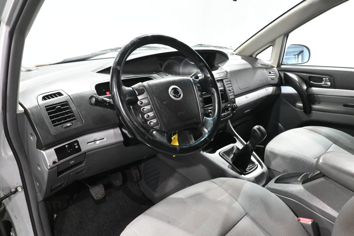 Foto SsangYong Rodius 13