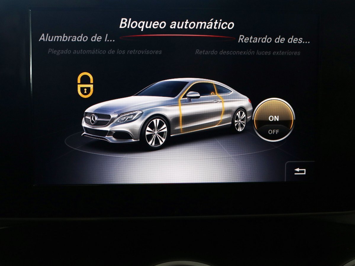 Foto Mercedes-Benz Clase C 30