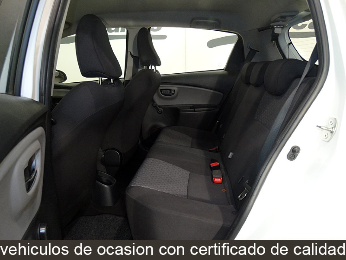 Foto Toyota Yaris 14