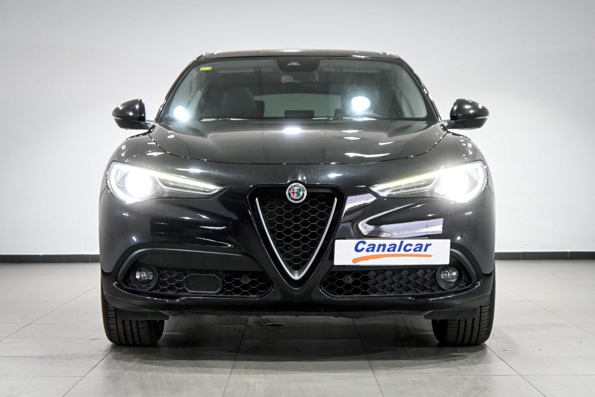 Foto Alfa Romeo Stelvio 2