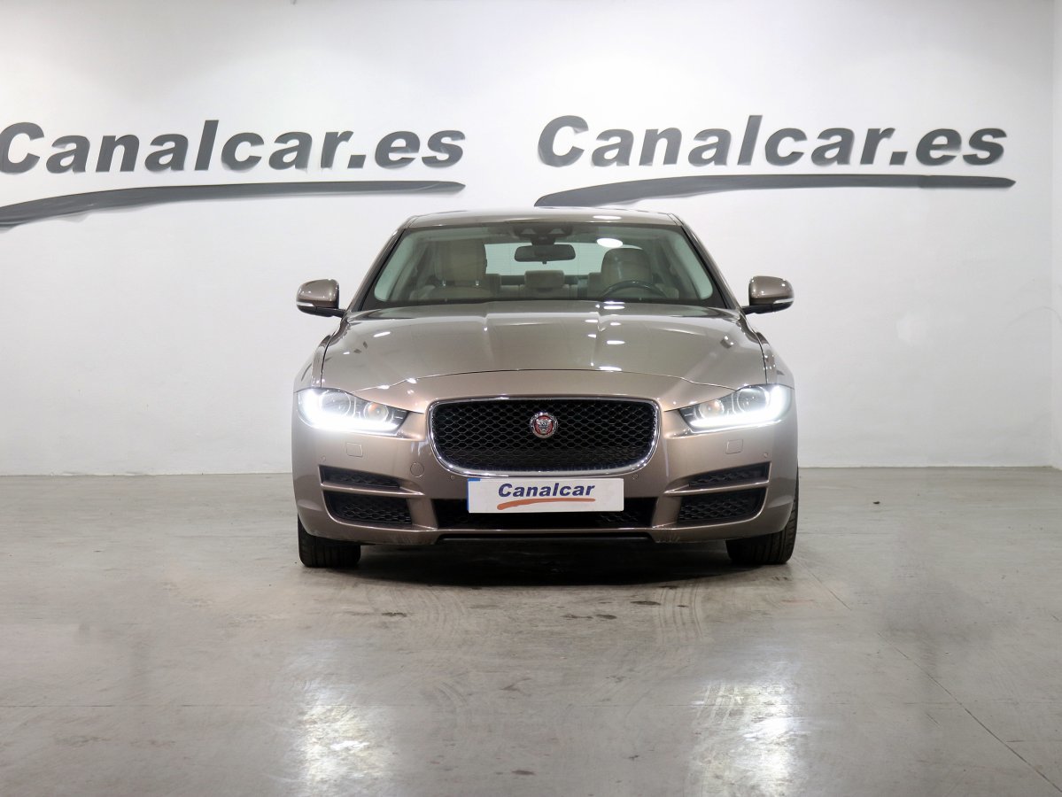 Foto Jaguar XE 2