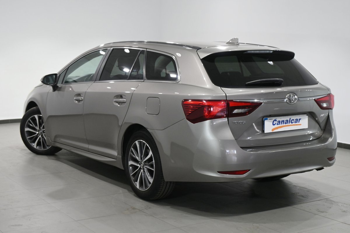 Foto Toyota Avensis 6