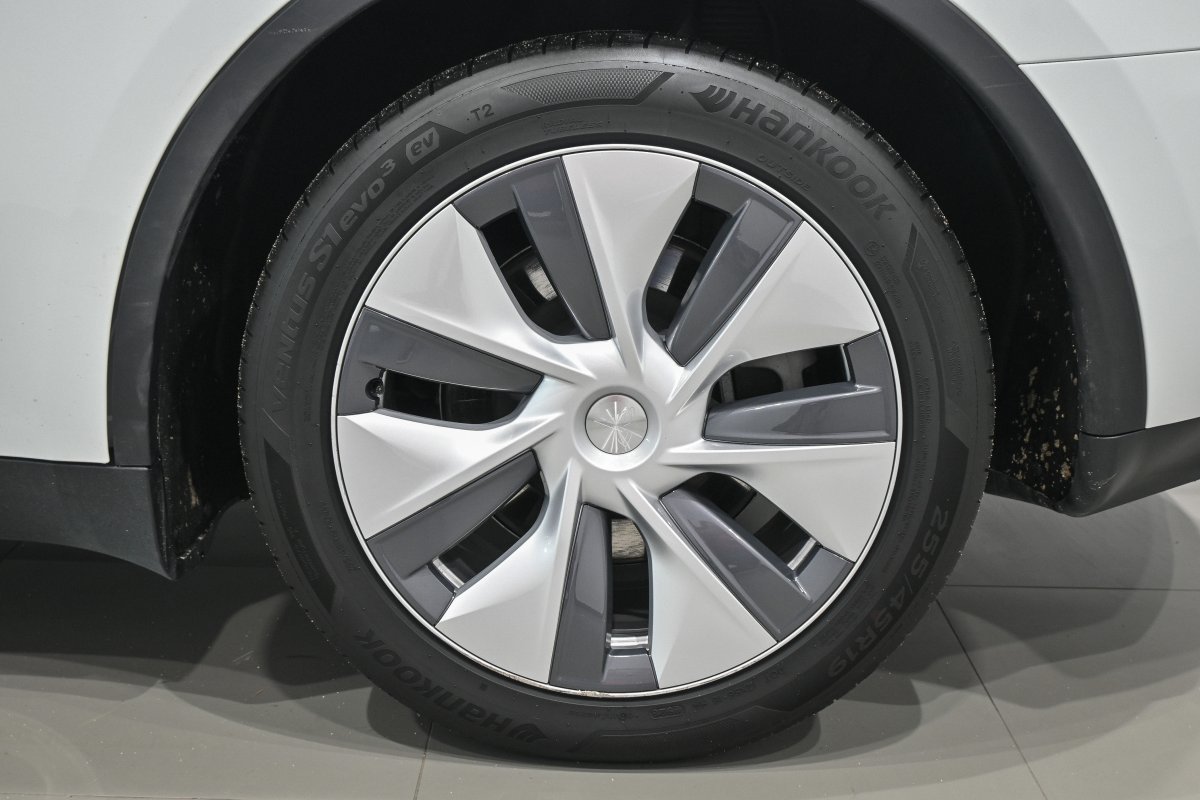 Foto Tesla Model Y 28