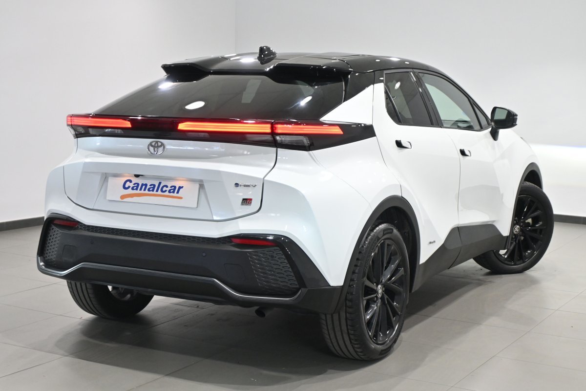 Foto Toyota C-HR 4