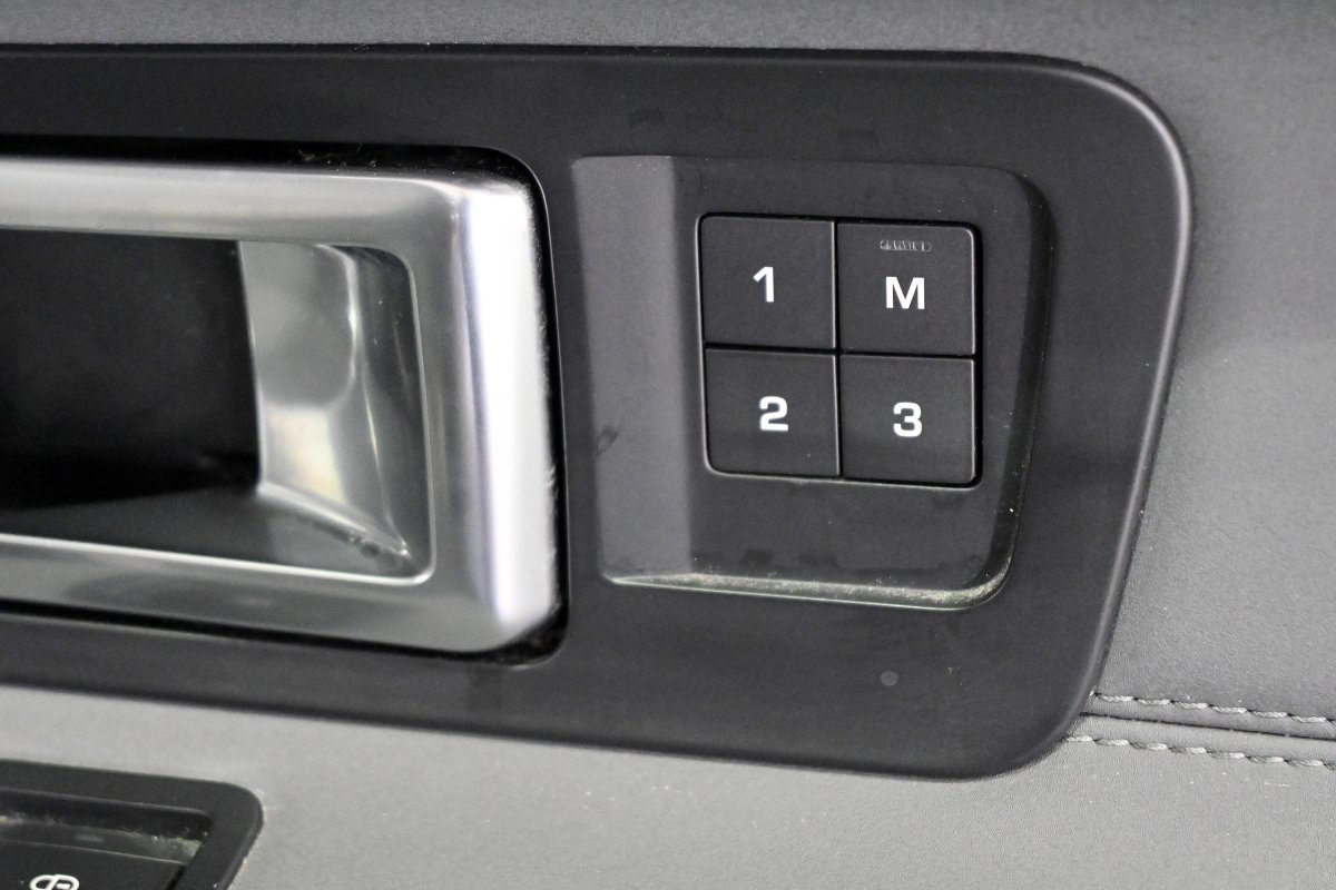 Foto Land-Rover Discovery Sport 25