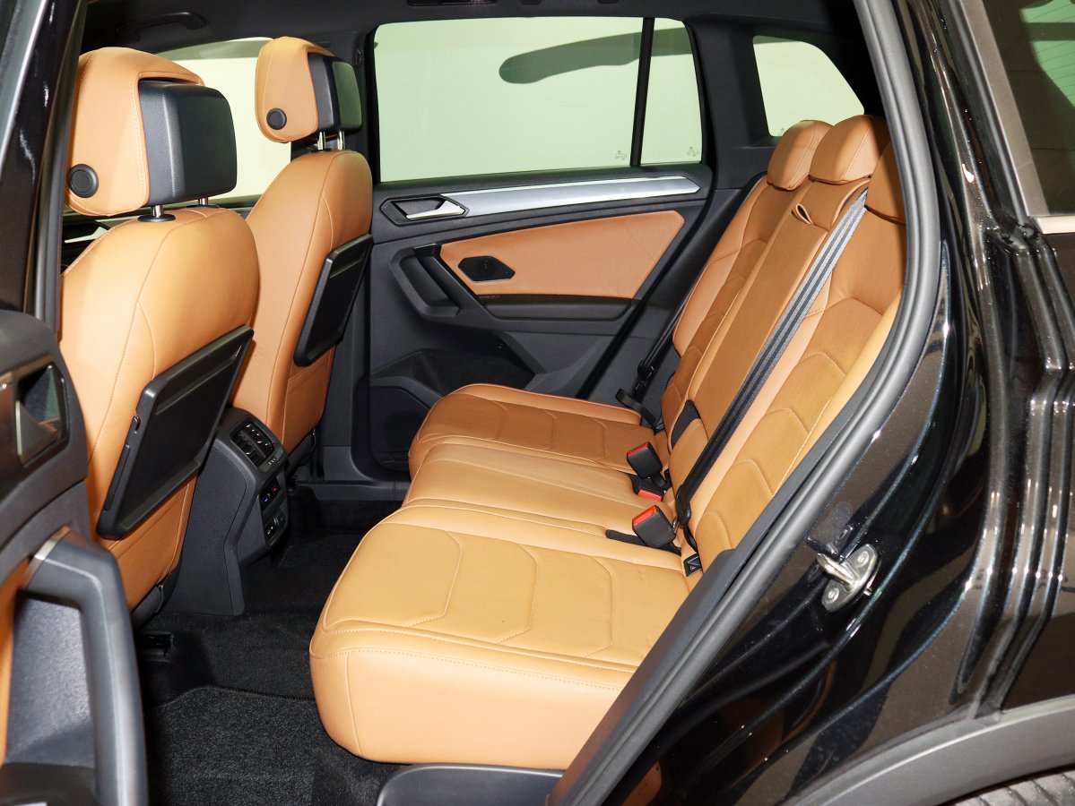 Foto Volkswagen Tiguan 16