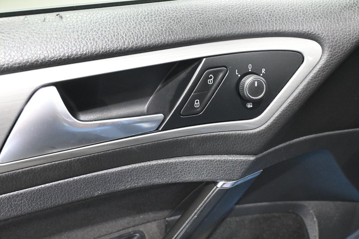 Foto Volkswagen Golf 28