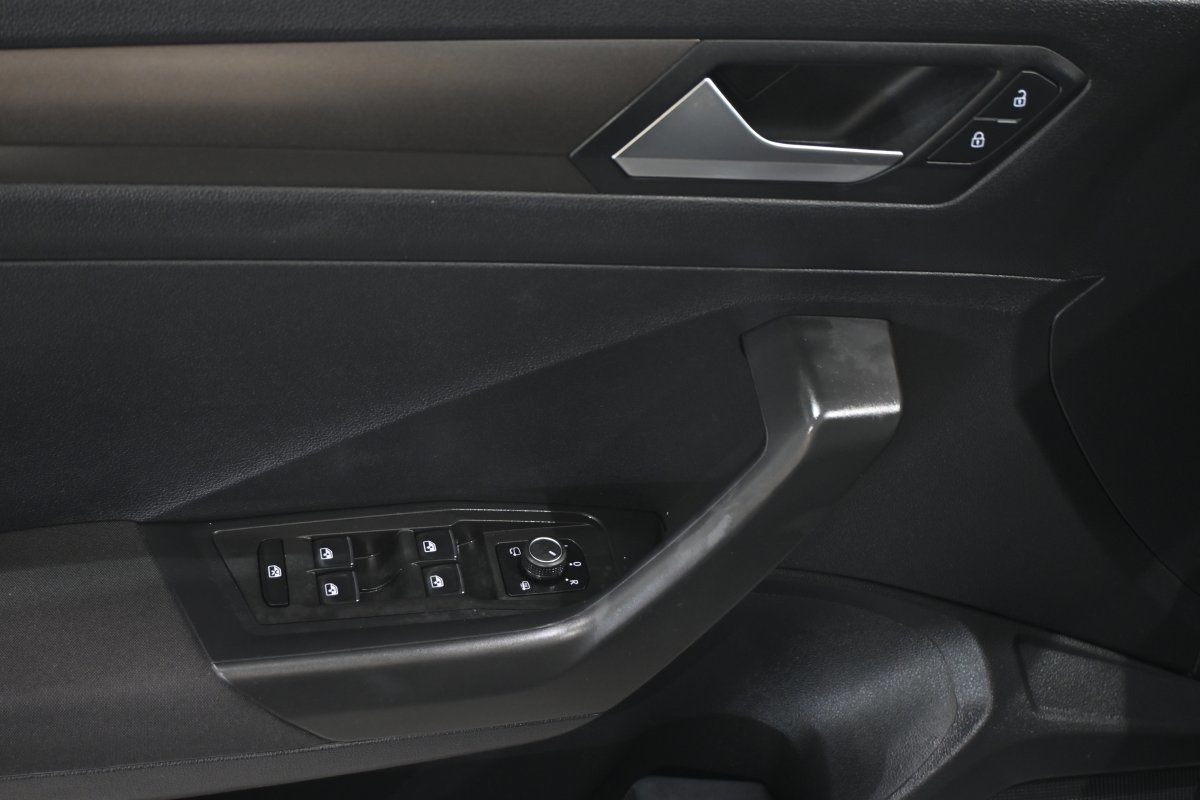 Foto Volkswagen T-Roc 26