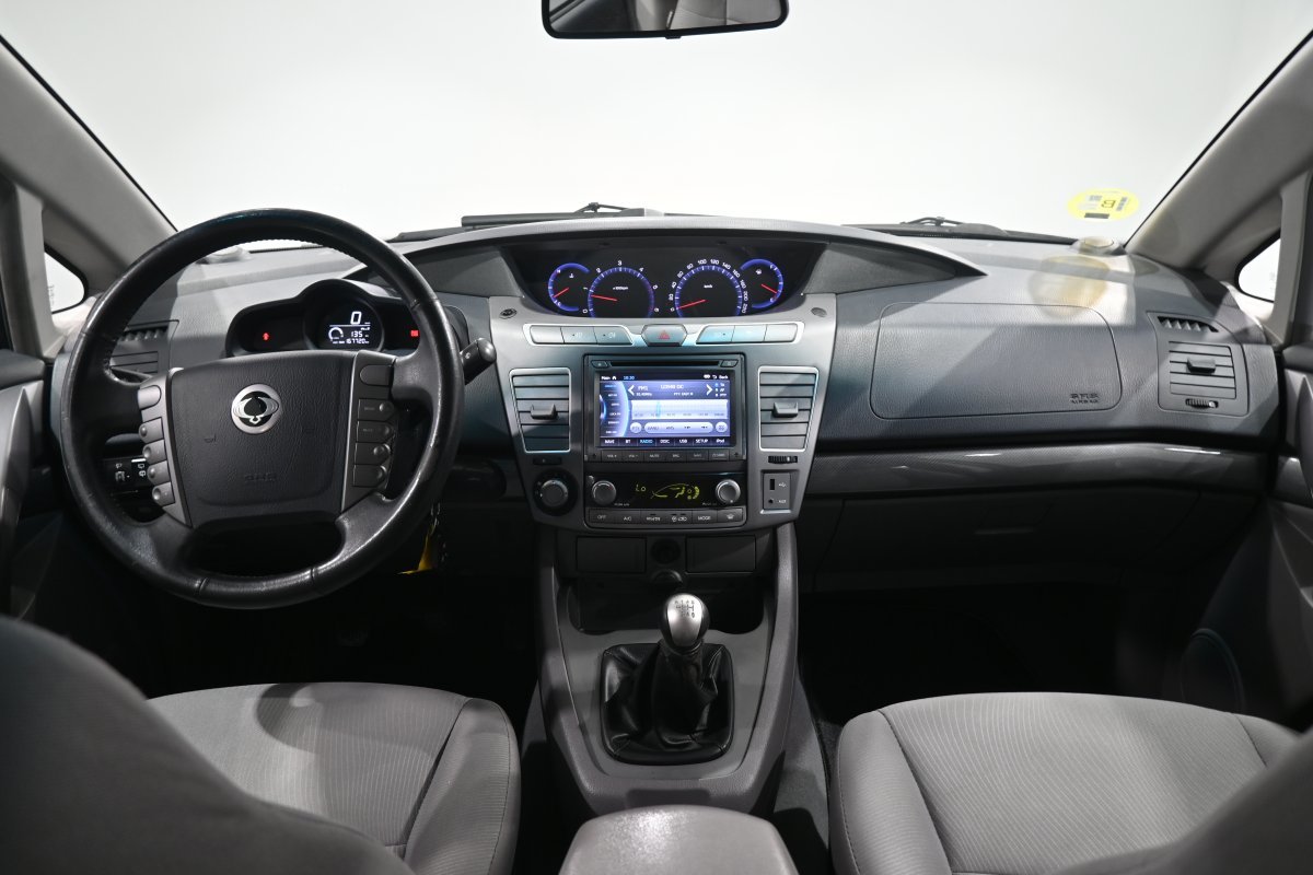 Foto SsangYong Rodius 19