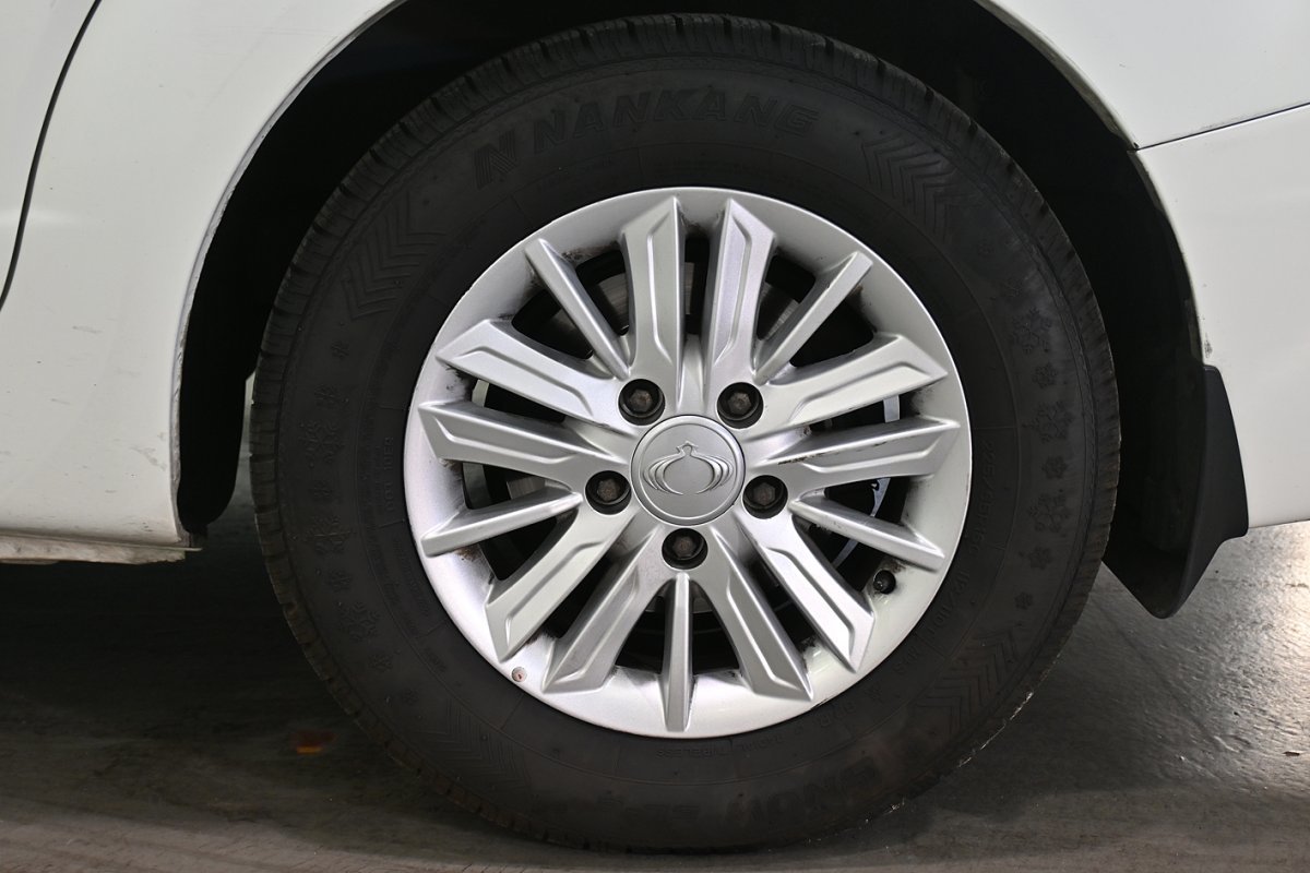 Foto SsangYong Rodius 18