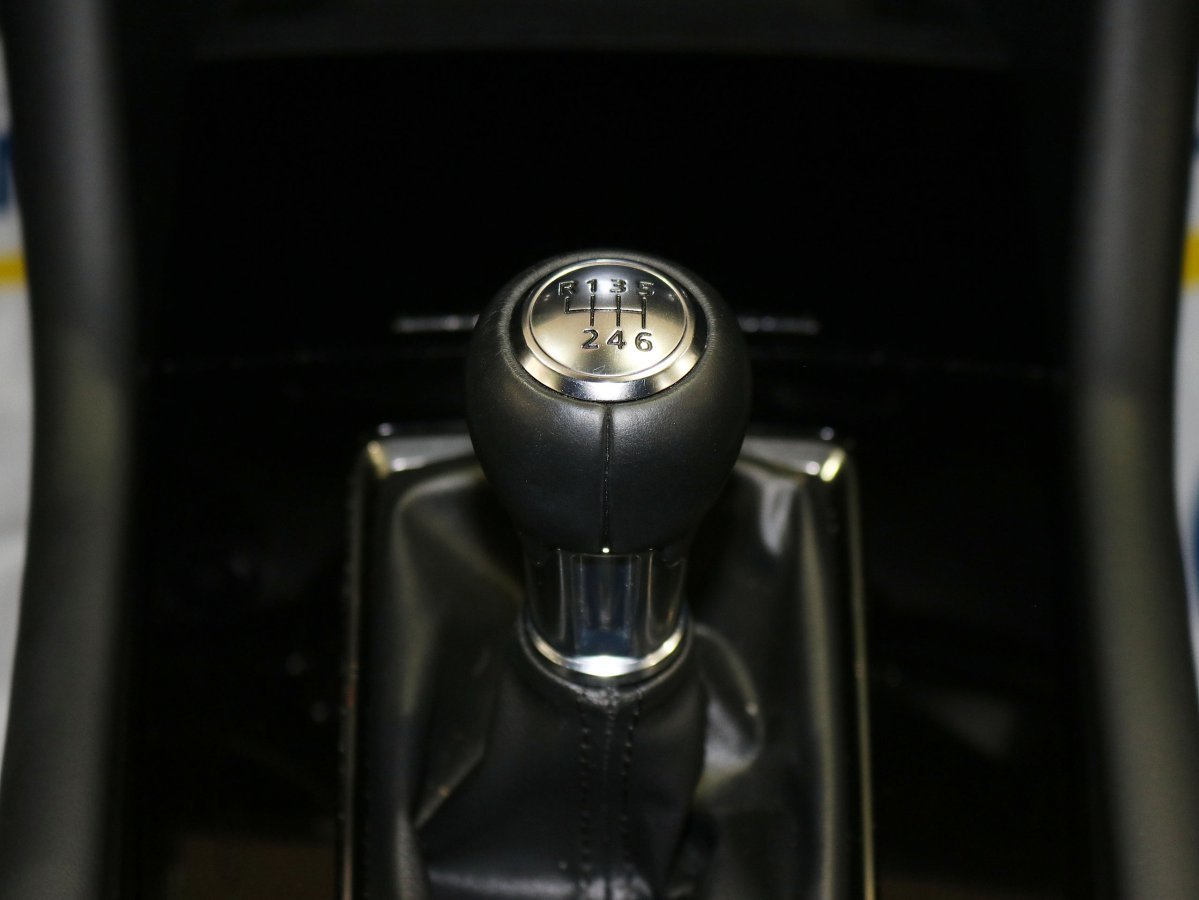 Foto Mazda Mazda3 27