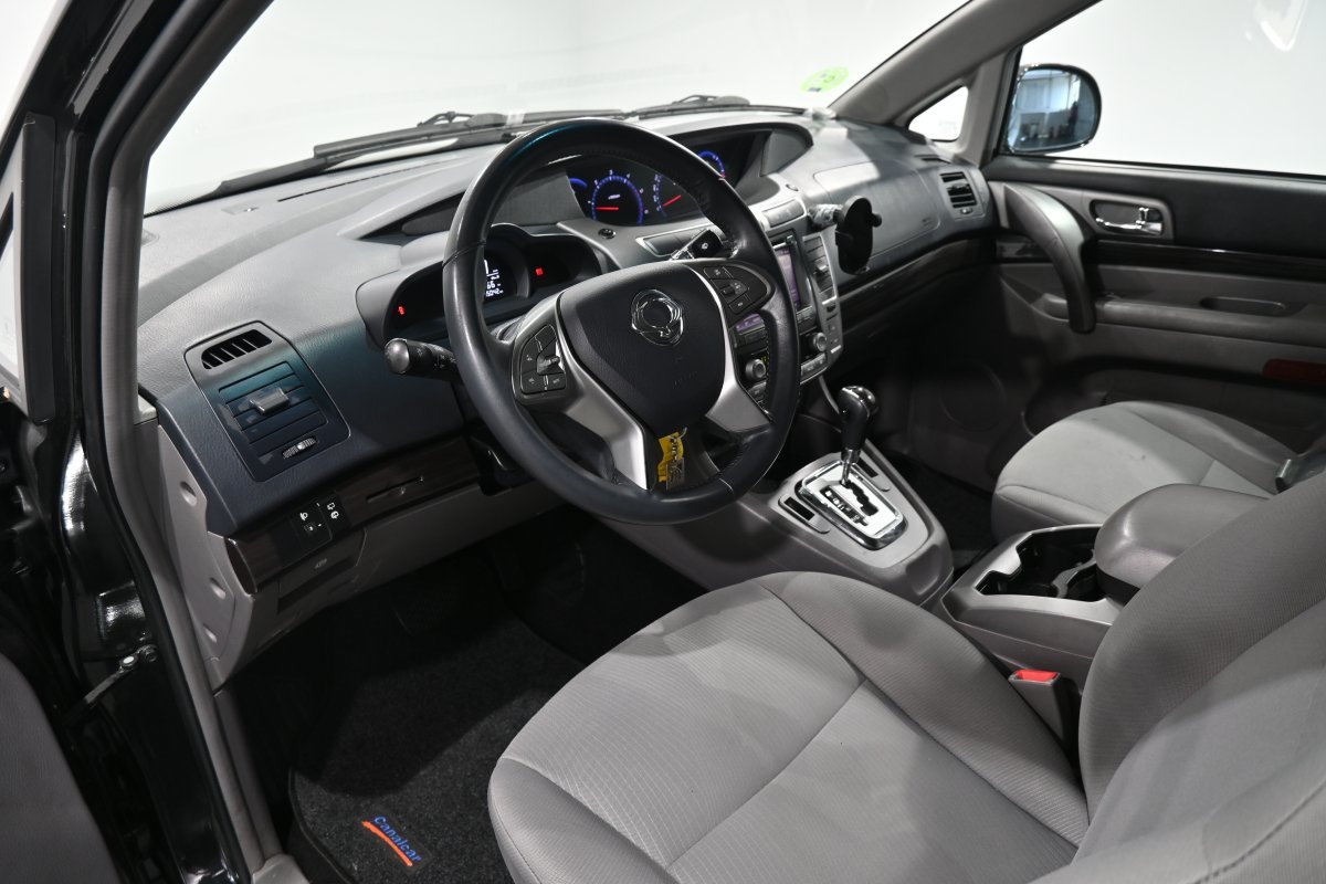 Foto SsangYong Rodius 9