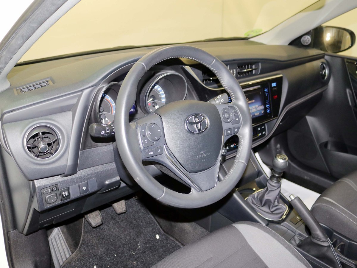 Foto Toyota Auris 23