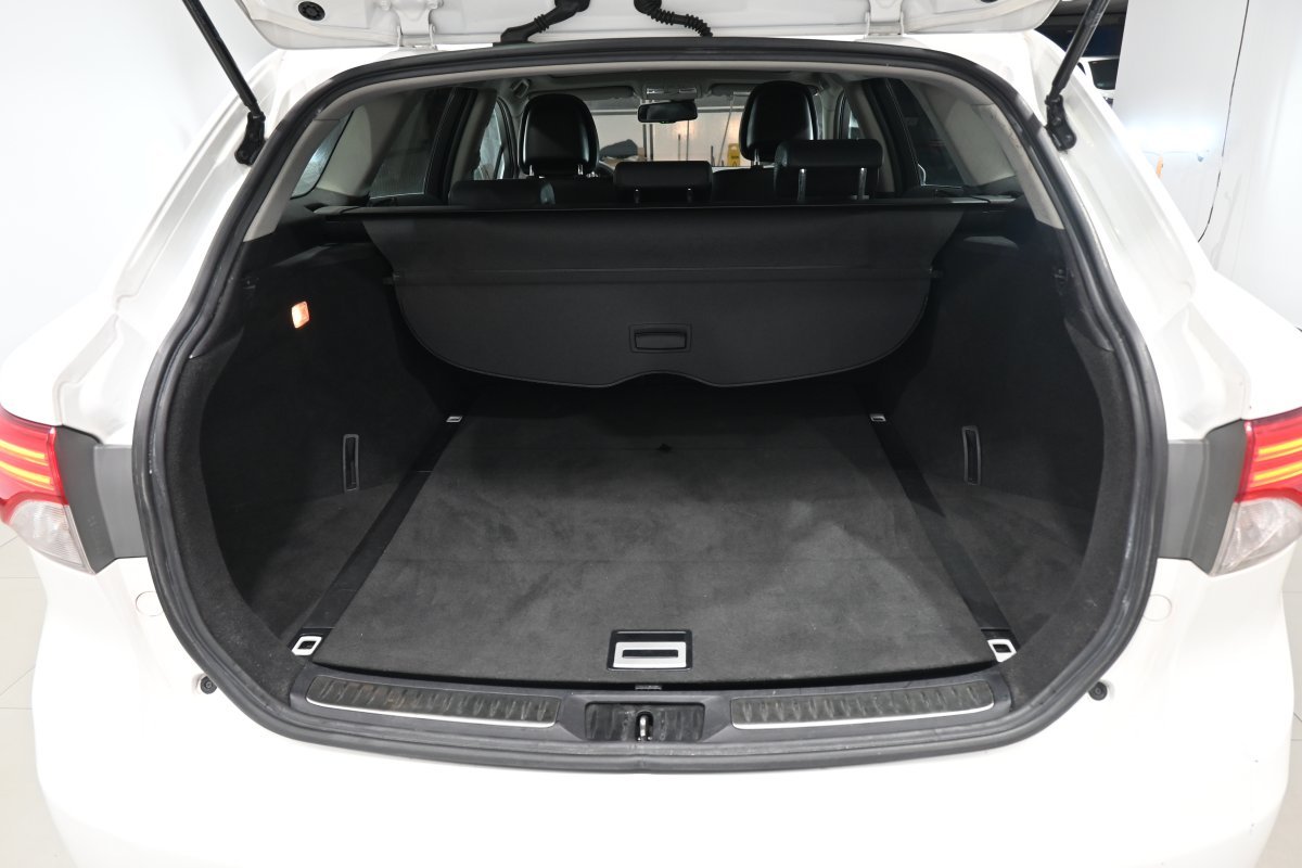 Foto Toyota Avensis 8