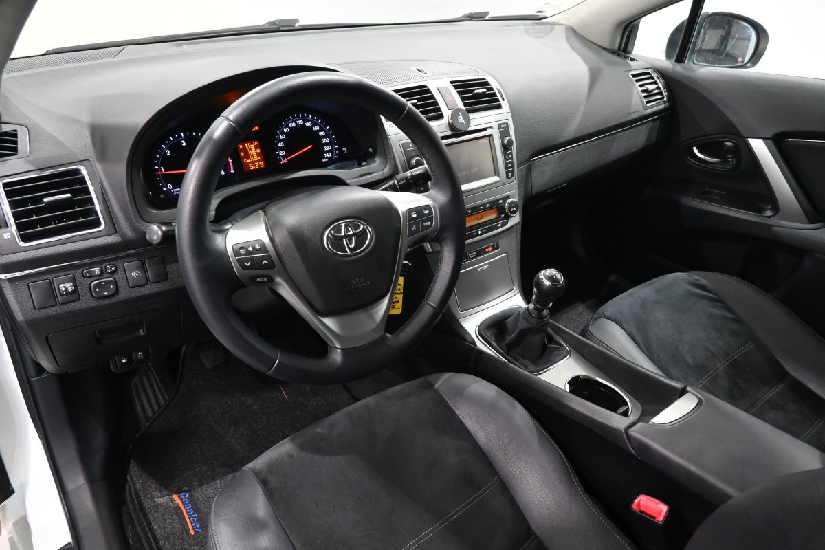 Foto Toyota Avensis 9