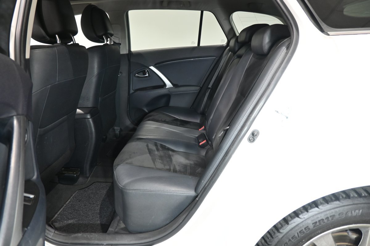 Foto Toyota Avensis 11