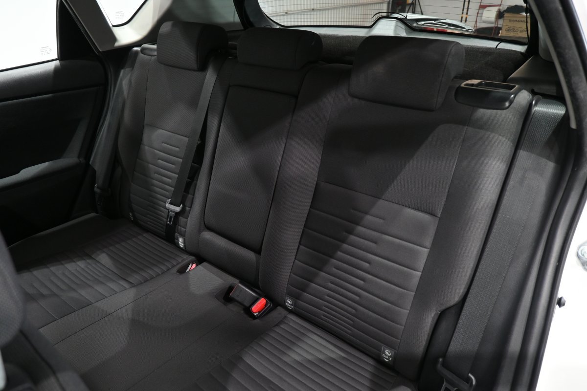 Foto Toyota Auris 13