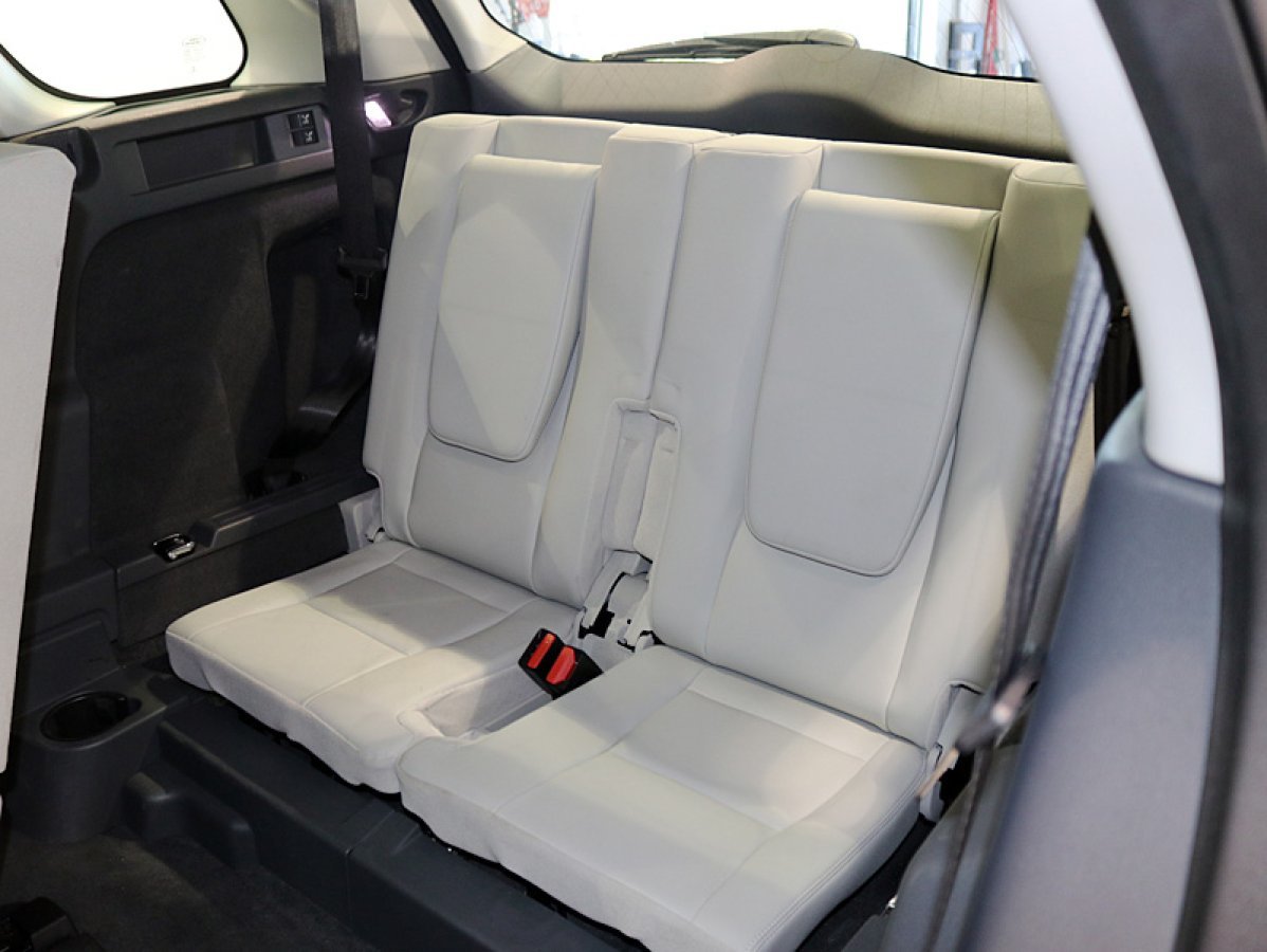 Foto Land-Rover Discovery Sport 16