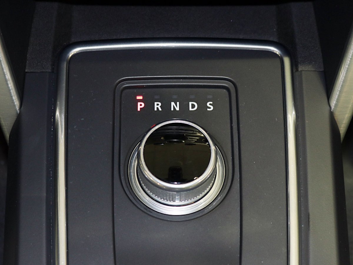 Foto Land-Rover Discovery Sport 24