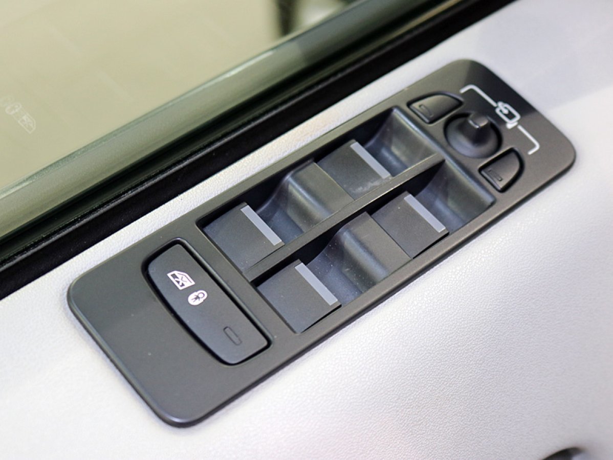 Foto Land-Rover Discovery Sport 27