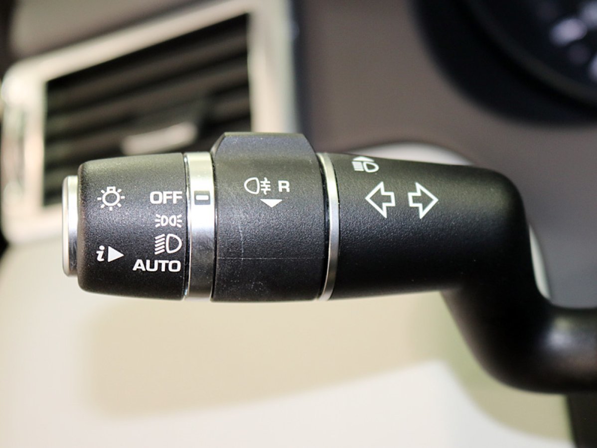 Foto Land-Rover Discovery Sport 29